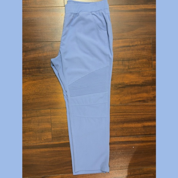 Figs Women's Moto Scrub Pants - Picture 6 of 14